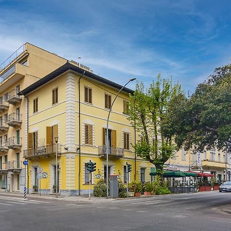Villa Grazia Виареджо Екстериор снимка